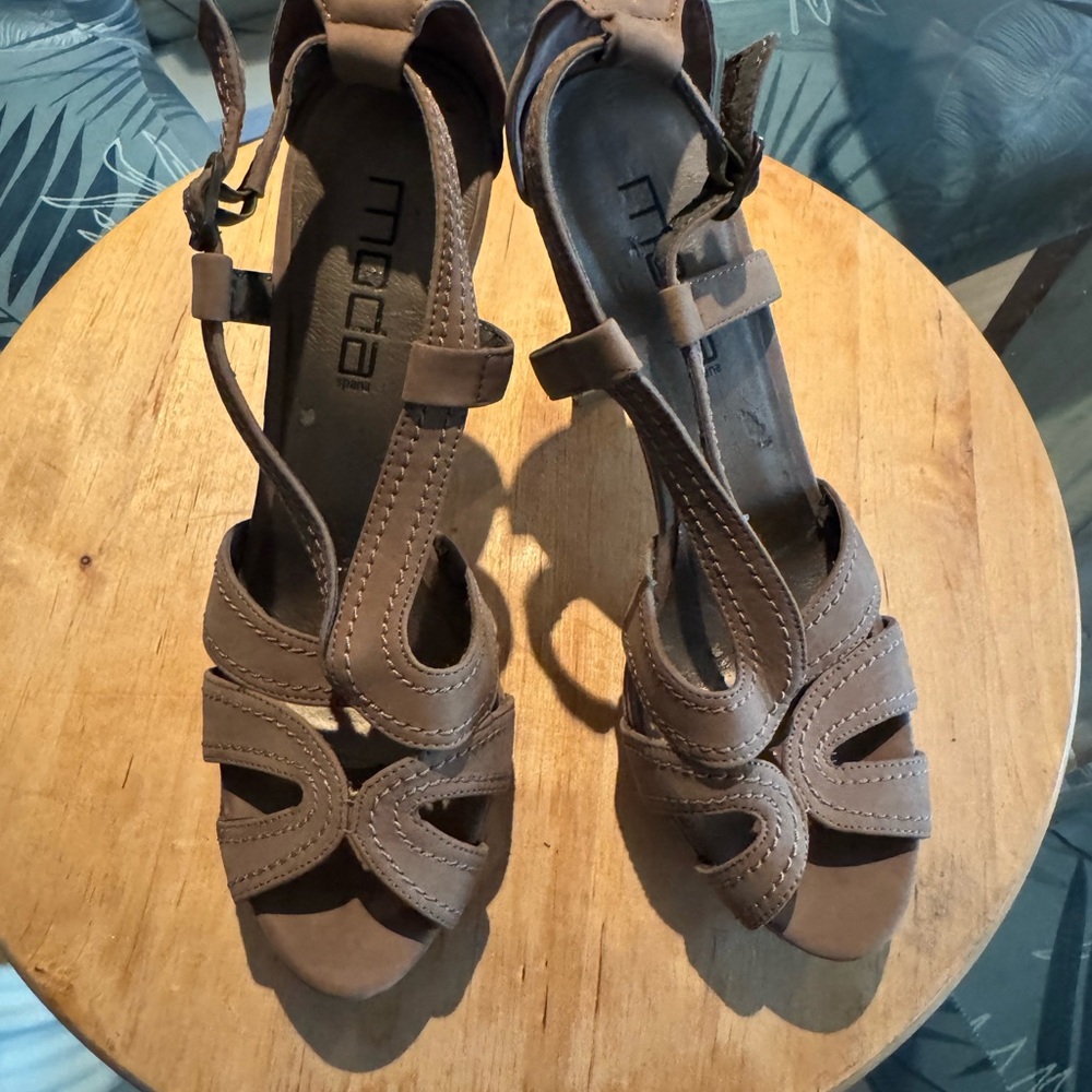 Moda Spana Tan Women's Sandals